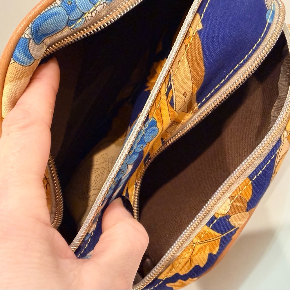 Loewe Blue and Tan Vintage Crossbody Bag - Picture 6 of 11